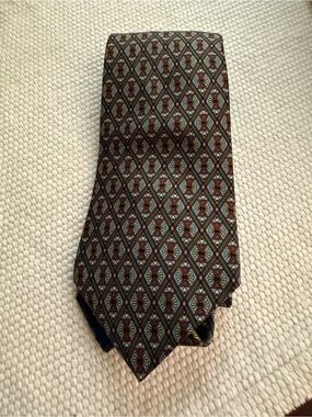 Hermès Paris Silk Tie Geometric Starburst Made in France 7869 UA